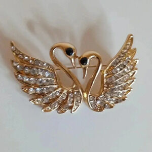 Vintage Swans Brooch Clear Rhinestones on Wings With Black Rhinestone Eyes